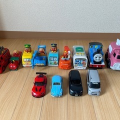 おもちゃ　ミニカー　アンパンマン