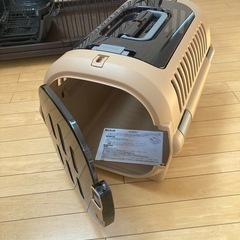 ペットキャリーの画像