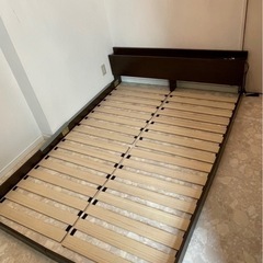 ダブルベッド【マットレス付き】の画像