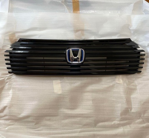 Honda ヴェゼル24年後期型　フロントグリル