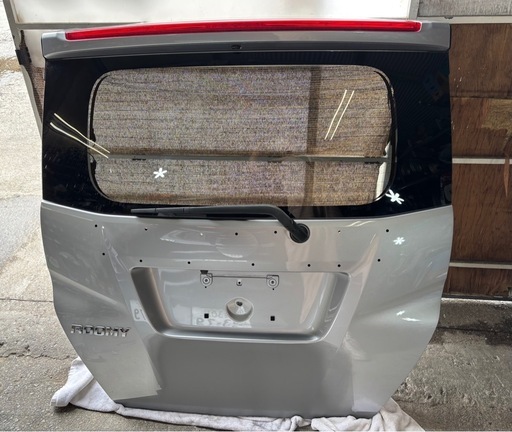 ルーミーバックドア　ガラス付き