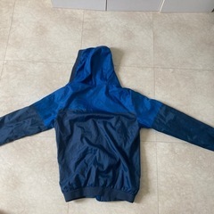 ネイビー フード付きウィンドブレーカー