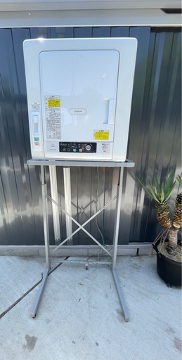 【商談中】乾燥機と専用台付き　2022年式　5キロ