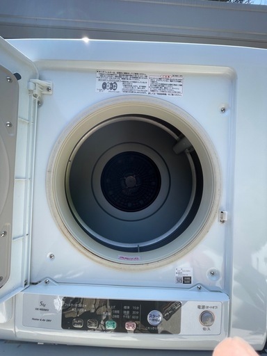 【商談中】乾燥機と専用台付き　2022年式　5キロ