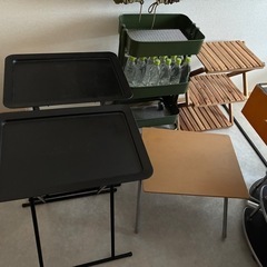 3段スチールラックとサイドテーブル　の画像