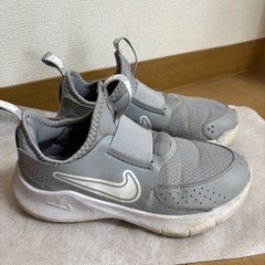 ナイキ　スニーカー　19cm グレーの画像