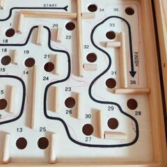 コロコロ　迷路　おもちゃ　木製の画像