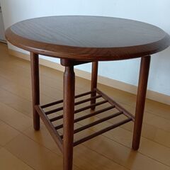カフェテーブル