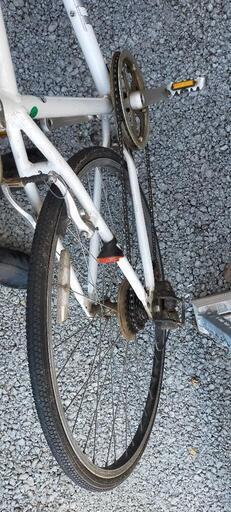 ママチャリ自転車（変速ギアつき）　白色　ほぼ新品　札幌 大阪北部 引取限定】27インチ サイモト 自転車 ママチャリ 白