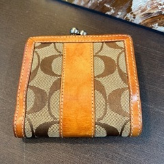 COACH 二つ折り財布 モノグラム柄　がま口　札入れ仕切りありの画像