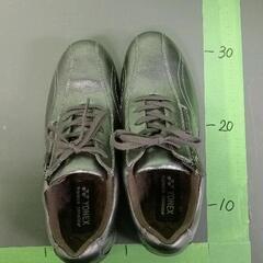 0418-095 YONEX　スニーカー　24.5