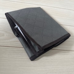 HUACUIGC 衣装ケース 押入れ用 収納ケース クローゼット 収納 衣類収納 ベッド下収納 取っ手付き 大容量 着物収納 すき間収納 スペース活用 74×50×10cm
の画像