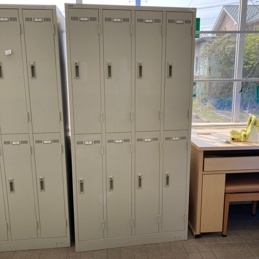 TOYOSTEEL 8人用ロッカー 業務用 ※2400010502682