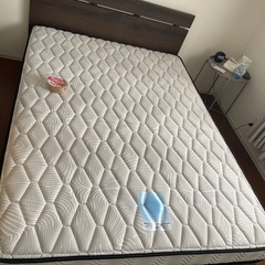 ダブルベッド