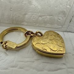 COACH シグネチャー ハート キーホルダー ゴールド系 コーチ チャーム キーリング ロケット  札幌市 白石区 東札幌の画像
