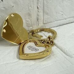 COACH シグネチャー ハート キーホルダー ゴールド系 コーチ チャーム キーリング ロケット  札幌市 白石区 東札幌の画像