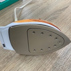 値下げしました！SANYO スチームアイロン A-CM31(D)オレンジの画像
