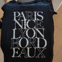 黒Tシャツの画像