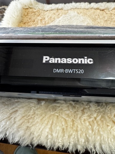 Panasonic製 Blu-rayレコーダーDMR-BWT5202012年製 - モデル: DMR-BWT520 - タイプ: Blu-rayレコーダー - 製造年: 2012年製  ◇付属品◇ ◆本体 ◆電源ケーブル ◆B-CASカード ◆リモコン ◆HDD：500GB ◆2番組同時録画 ◆BUFFALO外付けUSB接続     HDDをお付けします ◆メーカーサイト取説↓ https://panasonic.jp/manualdl/p-db/dm/dmr_bwt520_620.pdf