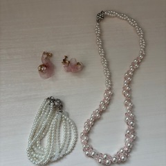 アクセサリー　ネックレス、ブレスレット、イヤリング