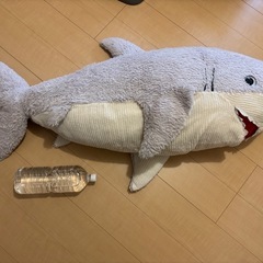 サメのぬいぐるみの画像