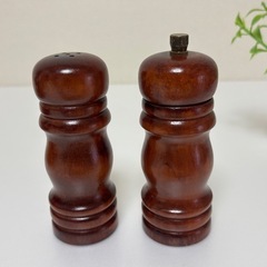 【未使用】 木製　ミル付
サラダボールセットの画像