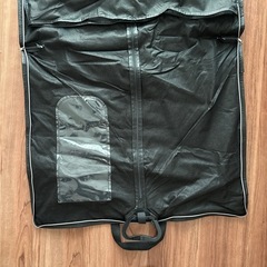 スーツやコート入れるやつの画像