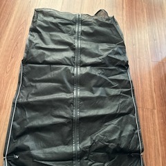 スーツやコート入れるやつの画像