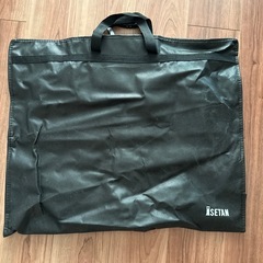 スーツやコート入れるやつの画像