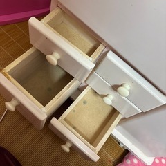 ドレッサー収納の画像