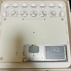 Apple MacBook ホワイト 本体と電源アダプ タ【箱付き】A1181 Apple MacBook ホワイト 本体と電源アダプ タ【箱付き】A1181