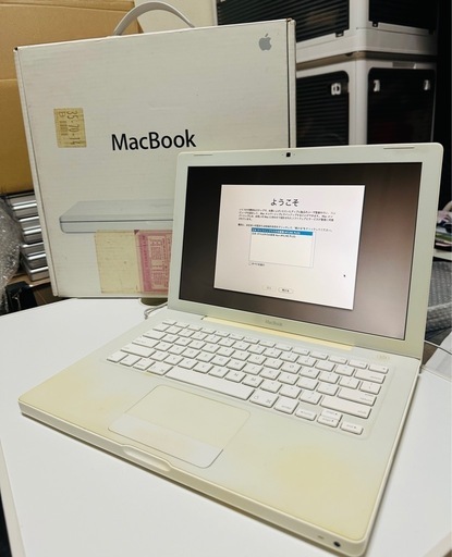 新作人気 Apple タ【箱付き】A1181 本体と電源アダプ ホワイト MacBook MacBook本体