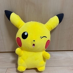 ピカチュウのぬいぐるみ
