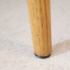 IDC OTSUKA(大塚家具)にて取り扱われている人気シリーズ"シネマ"のダイニングテーブル 1500です。北欧スタイルのデザインとオーク無垢材のナチュラルな質感がポイントの4人用食卓です♪の画像