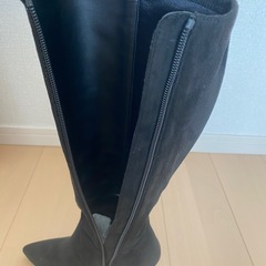 【新品未使用】DIANA ブラックスエードロングブーツ22.5cmの画像
