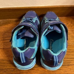 Charkies スニーカーの画像