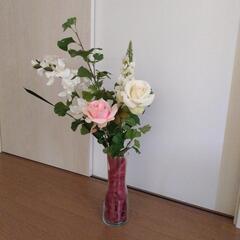 花瓶と造花のセット