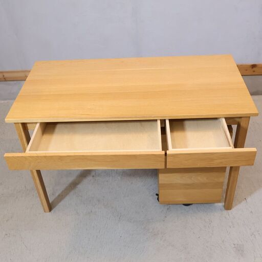 人気のMUJI(無印良品)のオーク材 パーソナルデスク&ワゴン。シンプルでオシャレなデザインとナチュラルな質感がインテリアのアクセントになるデスク♪学習机はもちろんパソコンデスクや事務机に最適です！
