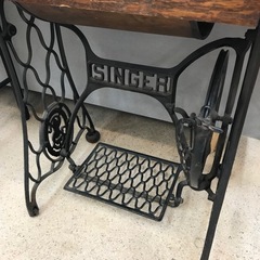 【ジャングルジャングル岩出店】【A646】アンティーク家具　ミシン台　シンガー　※動作不可※の画像