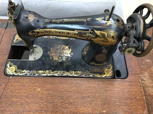 【ジャングルジャングル岩出店】【A646】アンティーク家具　ミシン台　シンガー　※動作不可※