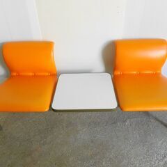 2人掛け ロビーラウンジチェア テーブル付き 昭和レトロ調オレン...