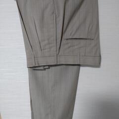 夏用ビジネス系ダブルスーツの画像