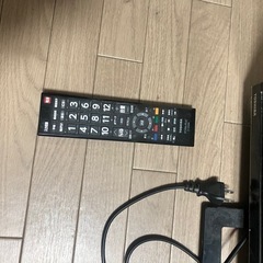 液晶割れして壊れてるテレビ24型の画像