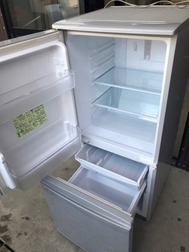 NO B136 ☆格安特価☆福岡市内配送設置無料☆SJ-D14F-S 冷蔵庫