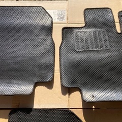 日産キューブBZ11用　社外品フロアマット前後　中古美品の画像