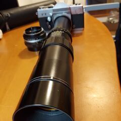 PETRI FT（一眼レフカメラ）+ 300mm望遠レンズ付きの画像