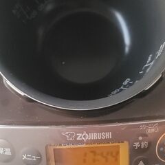 ZOJIRUSHIの3合炊き炊飯器をお譲りします！の画像