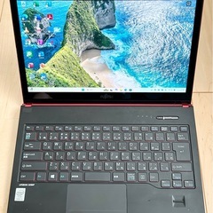 富士通 レッド Corei5 8GB SSD 500GB タッチ...