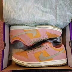 Nike SB Dunk Red Stardust and Mo...