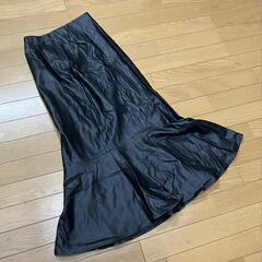 INGNI　イング　黒 合成皮革 ロングスカート　サイズFの画像